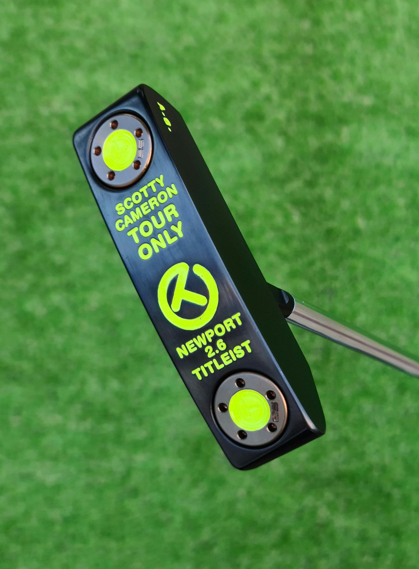 Scotty Cameron Newport 2.6 Center Shaft Circle T Putter