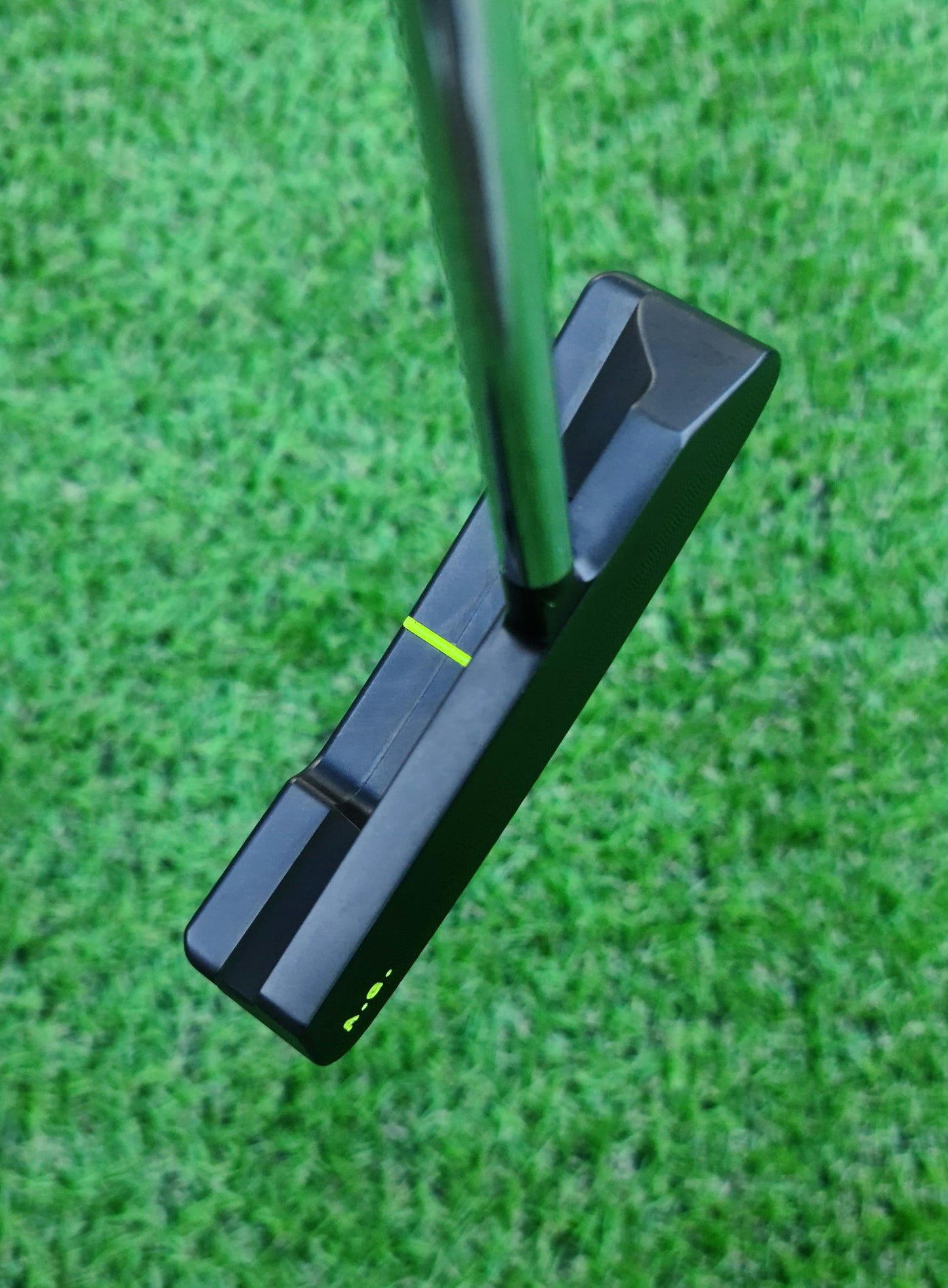 Scotty Cameron Newport 2.6 Center Shaft Circle T Putter