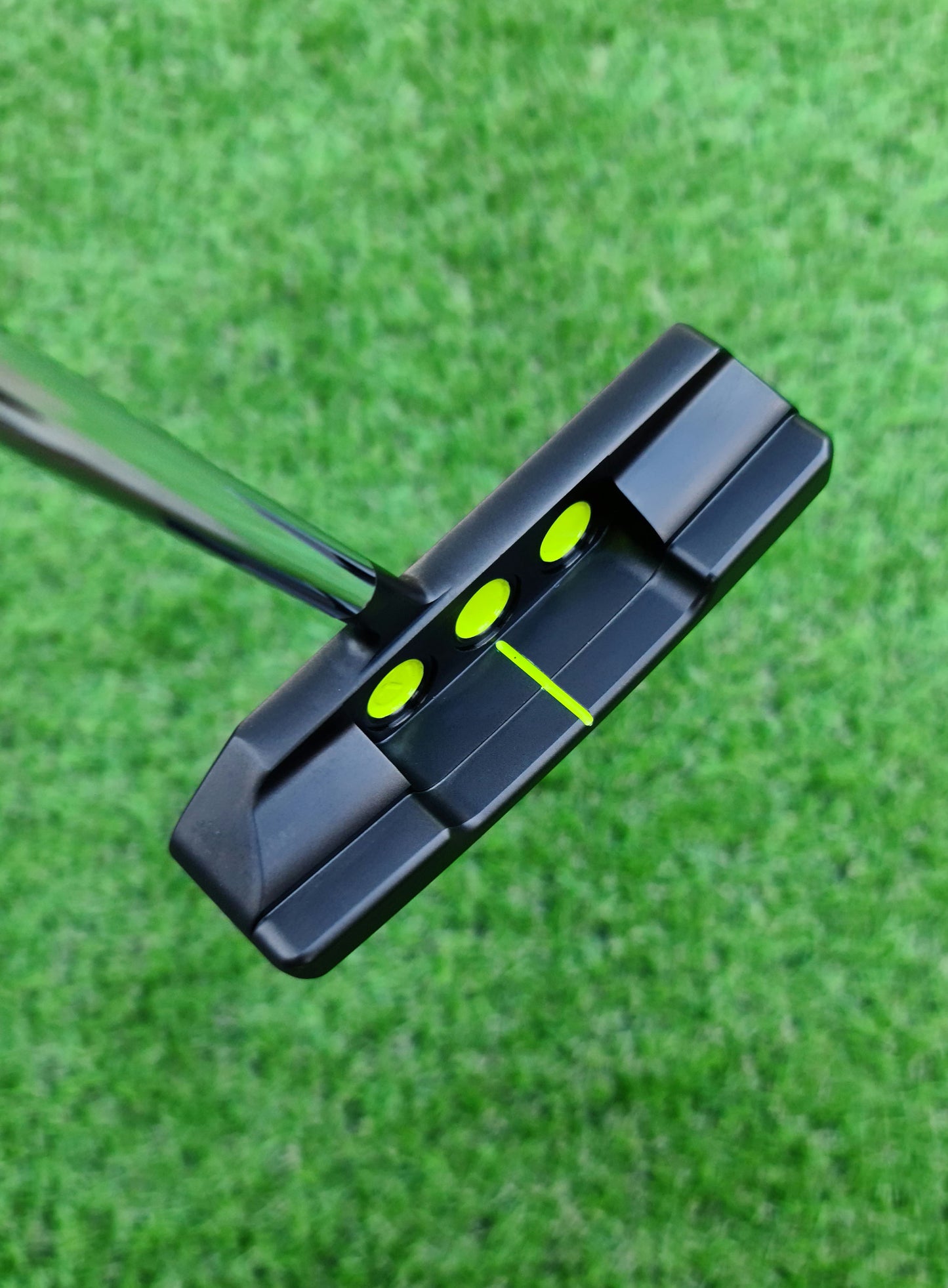 Scotty Cameron Newport 2.6 Center Shaft Circle T Putter