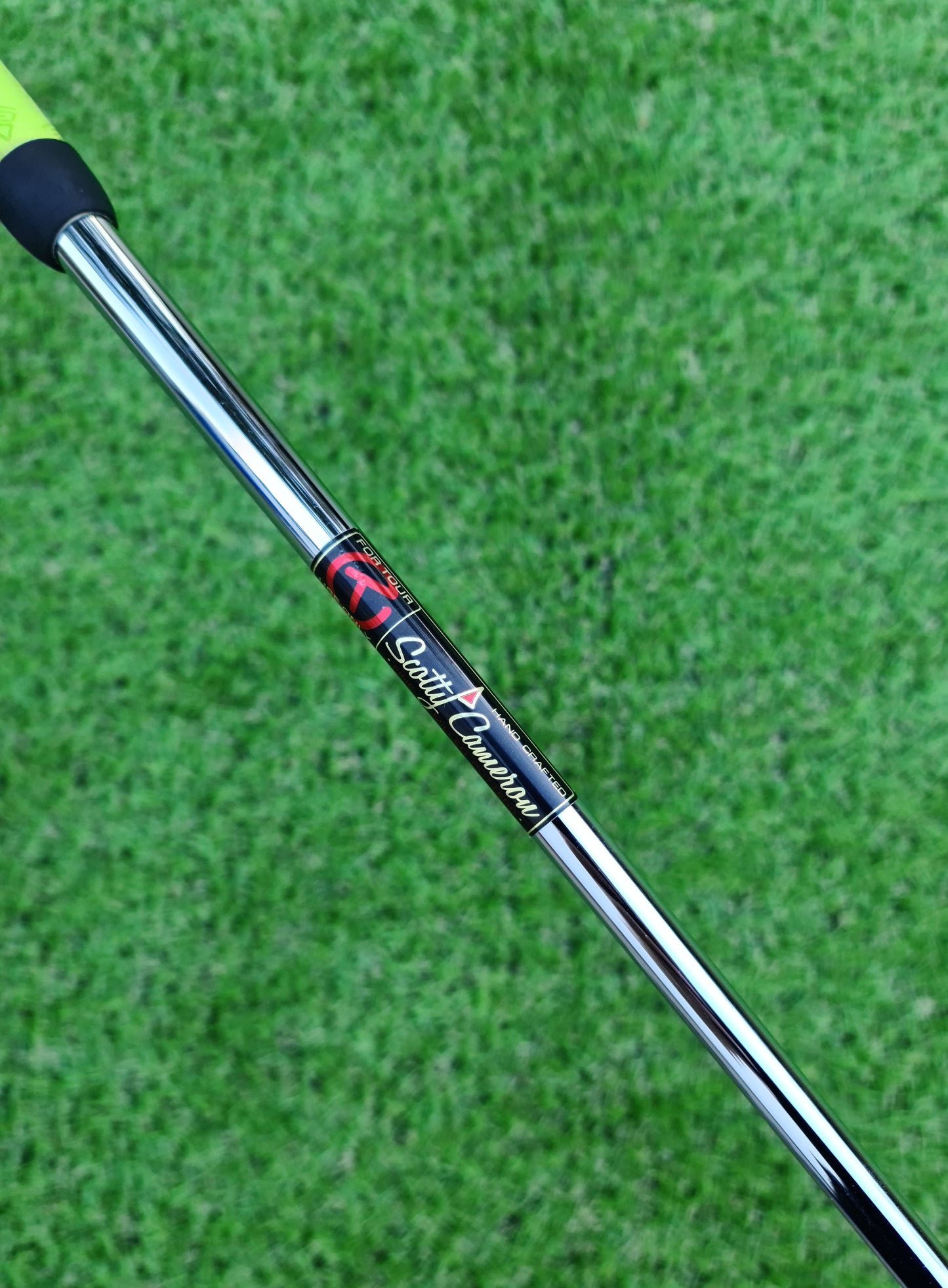 Scotty Cameron Newport 2.6 Center Shaft Circle T Putter