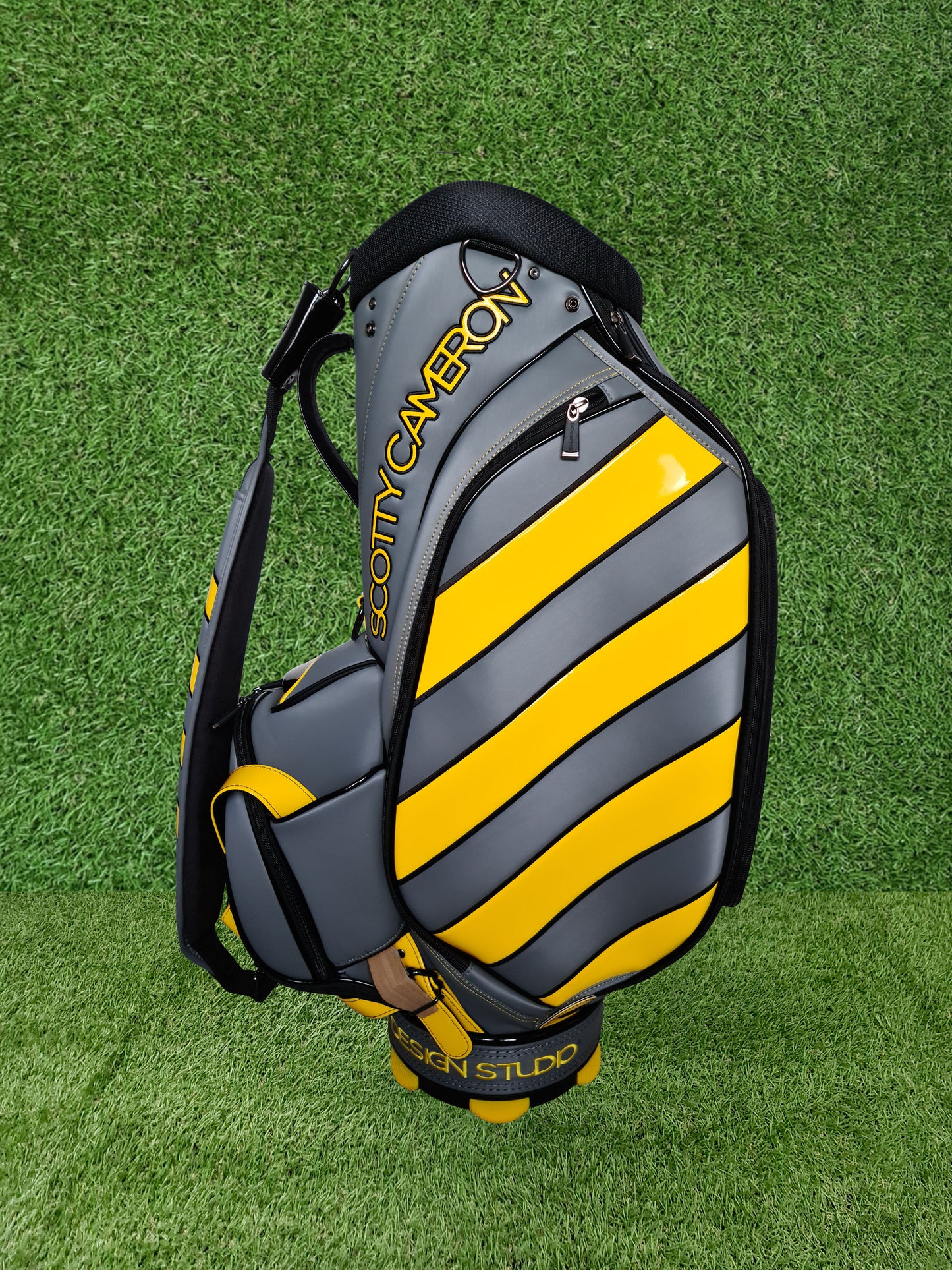 Scotty Cameron 2018 Caution Stripe Yellow & Grey Tour Bag