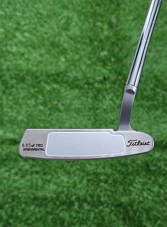 Scotty Cameron Holiday 2008 Buttonback Putter