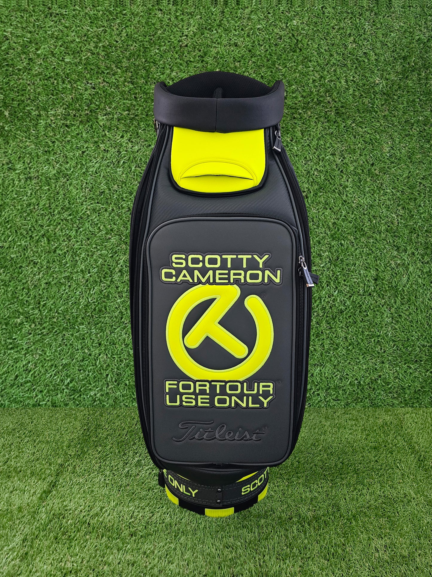 Scotty Cameron 2022 Hula Neon Grey Tour Bag