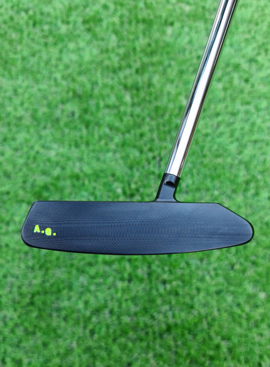 Scotty Cameron Newport 2.6 Center Shaft Circle T Putter