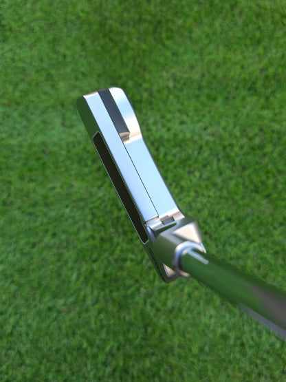 Scotty Cameron 2008 Buttonback Newport Putter