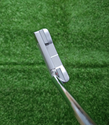 Scotty Cameron Holiday 2008 Buttonback Putter