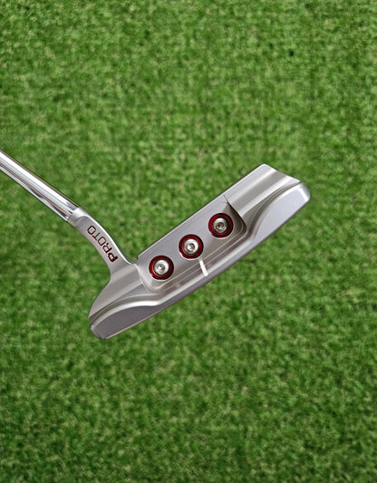 Scotty Cameron Holiday 2008 Buttonback Putter