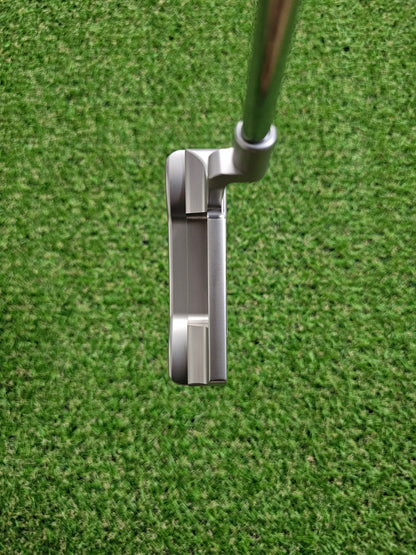Scotty Cameron 2008 Buttonback Newport Putter