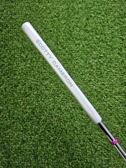 Scotty Cameron My Girl 2025 Pink and Pearls Putter