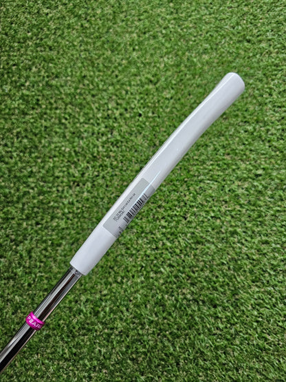 Scotty Cameron My Girl 2025 Pink and Pearls Putter