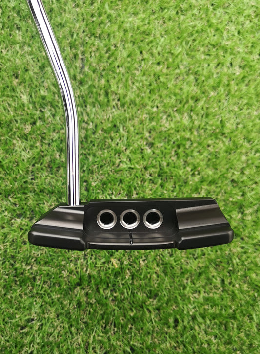 Scotty Cameron Holiday 2011 H11 Putter