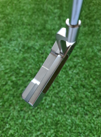Scotty Cameron T10 Select Newport 2 Buttonback Tour Putter